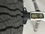 夏タイヤの残り溝は4.8mmです。スリップラインからは3.1mmとなっております。