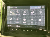 様々な情報を表示できるモニター。車両情報からエンターテイメントまで、幅広い用途で活用できます。