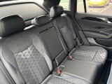 後席を使用した状態でも十分な荷室スペースを確保。普段使いから長距離移動まで活躍します。