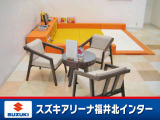 お子様連れでも安心のキッズコーナーを完備しております。商談中などお子様に目を向けられない時などは当店の女性スタッフがキッズコーナーにてご対応いたします。(※現在感染症策の為閉鎖しております。)