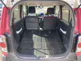 普段のお買い物や通勤、送迎等に十分な荷室スペースを確保しております。セカンドシートを倒すと、大きな荷物の積載も可能です!