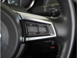 【クルーズコントロール】スイッチを押すだけで任意の設定速度(約45kmから約100km)を自動的に維持しながら走行するシステムです。
