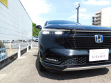LEDヘッドランプとフォグランプです。夜間の走行でも明るく道路を照らします。