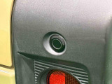 コーナーセンサーを車の前後に装備! 障害物の距離に応じて警告音を変えてお知らせします