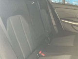 BMWの少し硬めの足回りは車の縦揺れを素早く整えるため、同乗者の方への車酔いにも効果が御座います。