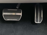 アルミペダル装備。細部の仕上げにまでこだわり全体の完成度を上げています。