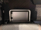 収納ボックスがついており便利に使用出来ます。