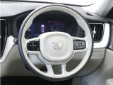 前方車を自動追従するアダプティブクルーズのほか、ステアリング操舵も行う進化型クルーズ『パイロットアシスト』を搭載。車体を車線内へと適正に維持しつつ先行車を忠実に追従します。