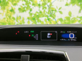 運転に必要な情報をひと目で確認できる、スタイリッシュなメーターです。視認性の高い表示で、安全なドライブをサポートします。