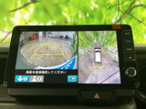 駐車時の後方視界を確保し、安全な後退をサポートします。車両後方の状況を把握しやすく、初心者の方にも安心です。