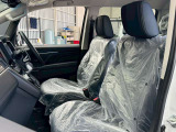 助手席もゆったりしており、視界が広いお車です。