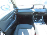 岩手マツダの中古車は、自社工場にて純正部品を使用し整備させていただきます。また、赤いバナーの中古車は内外装現状販売となり、トラブル防止の為現車確認ができるお客様のみに販売させていただいております。