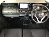 広々とした視界で運転も快適。勿論、安心、安全なSRSエアバックシステム運転席&助手席付