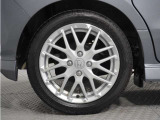 ◆純正アルミホイール装着車です!これで足元まわりもおしゃれにきまります!