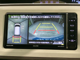 駐車時や後退時の安全をサポートするバックモニター。後方視界を確保し、安心して運転できます。