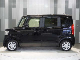 全車整備代金を車両本体価格に含んでおります。法定点検整備または定期点検を実施し、点検記録簿を発行致します。
