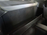 従来のロータス車よりも室内を拡大し、シートの後ろには208リッターの積載スペースも用意されています。