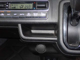 国の指定を受けた自社工場で、整備士が車検と点検整備を行っております。