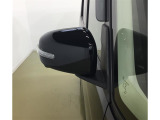 ドアミラーにウインカーを装備しており、スタイル、機能性の高いお車です!
