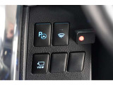機能性溢れる運転席まわり。使いやすいスイッチ類の配置で運転中のストレスを軽減し楽しくドライブできますよ。