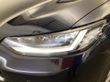 明るく消費電力も少ないLEDヘッドライト。雨天時にも明るく照らしてくれます。