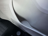 運転席、助手席のドアにもドリンクホルダーがございます(^O^)