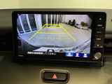 リアカメラ付で、後方をナビ画面で確認。車庫入れも安心です。もちろん、バックギアと連動しています。