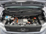 エンジンは車の心臓部分です。このエンジンルームが汚いとトラブルの基になります。当店は専用の液剤を使って徹底的に綺麗にします。