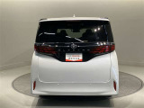 後ろが狭くてもサッと積める。途中で止められる安心のバックドア。後ろの駐車スペースが狭い時に重宝しますよ♪