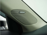 【BOSE Dynamic Speed Compensation】車速に応じて、周波数ごとに音量を最適に調整。走行状況の変化に影響されにくい快適なリスニング体験を提供します。