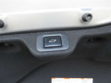 パワーバックドアスイッチはトランクの開閉が自動で出来て便利です