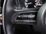 【ステアリングスイッチ】運転中、前方から目線をそらすことなく、オーディオ等の操作が可能な便利機能。安心&快適ドライブにはマストな装備。