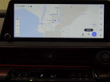 純正ナビを装備。タッチパネル式で使いやすく、お出かけもラクラクです。