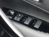 パワーウインドウを装備しております!後席ウインドゥの閉め忘れも運転席で解決できます♪
