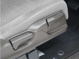 ◆シートハイトアジャスター◆運転席を上下に高さ調節ができます!運転ポジションを体格に合わせてシート調整できます。