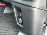 インパネ中央下に電源類があります。