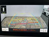 バックカメラが付いているので後方確認が非常にしやすいです。今や運転初心者も熟練者も必須装備!ついていて損はないですね♪