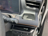 運転席用のドリンクホルダー。
