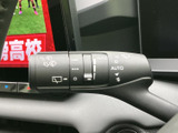 視界をクリアにするワイパー操作は、安全運転の基本。レバー操作で簡単に調整でき、快適なドライブをサポートします。