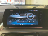 i-Drive 純正HDDナビゲーション Bluetooth接続でスマートフォンとリンクし音楽を楽しんだり、ハンズフリー通話ができます。Apple Car Playに対応。グーグルマップやアマゾンミュージックがご利用可能です。