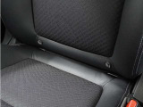 ◆ISOFIX◆シートベルトいらずでチャイルドシートと固定金具を連結するだけでガッチリ固定できます。