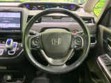 【純正革巻きステアリング】上質な革を使用することで、手にしっかり馴染みとても運転しやすいハンドルです♪