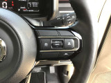 クルーズコントロール。自動で車間距離や速度をコントロールし、長距離運転時のドライバーの負担を軽減してくれます。