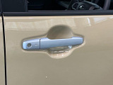 品質へのこだわり!フロアマットやシートなど車内をキレイに清掃し、ニオイや汚れなどを徹底的にクリーニングしてもらっております。室内はピカピカです☆