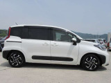 両側パワースライドドア付きだから、狭い駐車スペースなどでの 乗り降りラクラク!小さなお子さまのいるご家庭には嬉しい装備。