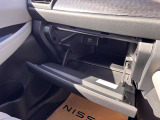 収納スペースもしっかりとあるので、車内を綺麗に保つことができます!