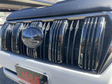 障害物センサー搭載。 駐車、発進の低速走行時に、障害物への接近を検知し、ブザーとディスプレイ表示でお知らせします。
