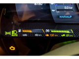 左側のインフォメーションディスプレイは各種車両情報を表示します。走行距離はわずか50km。