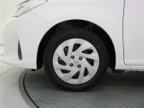 タイヤサイズは 185/60 R15 です。
