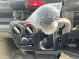 スポーツシフトに入れてマニュアル車感覚の走行が出来ます。山道走行や高速道路の走行に大活躍です★